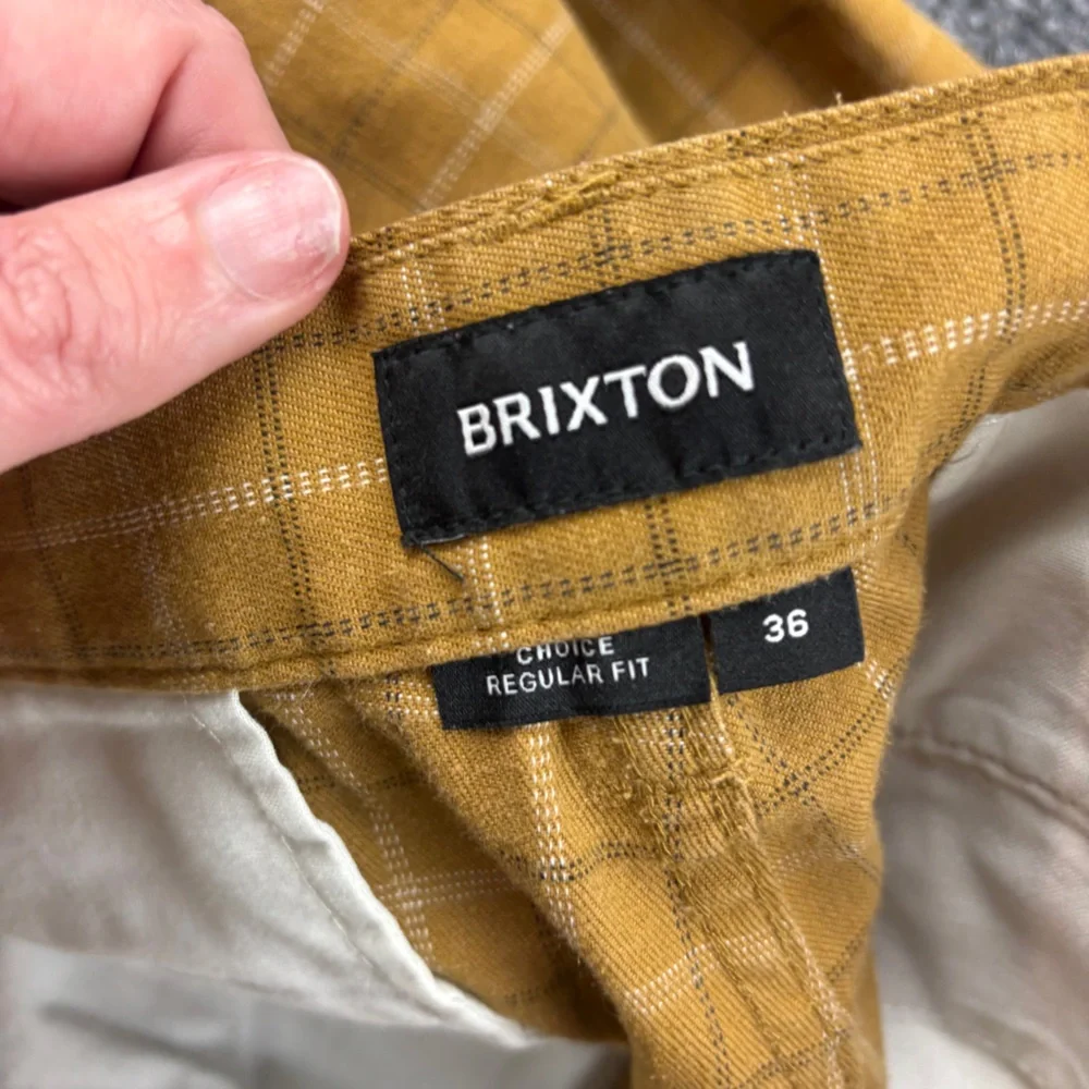 BRIXTON Men’s Chino Baggy Short Mustard Yellow Plaid print Flat Front size: 36 - Picture 3 of 7